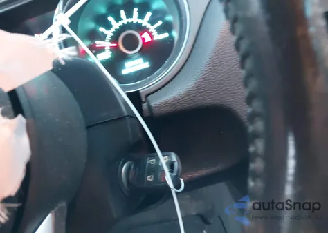 2013 Ford Mustang V6 из США, поврежденный, VIN 1ZVBP8AM6D5241829